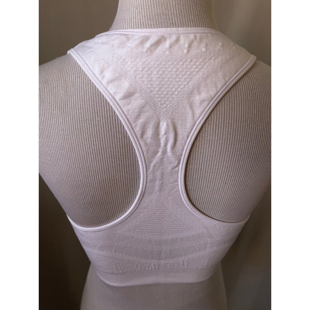 Hanes Sports White Textured Breathable Thick Supportive Sports Bra - Picture 6 of 10